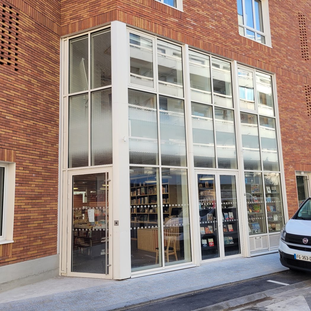 Librairie Les Curieux - La Procure 3